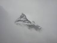 Der Männlichen - an einem wolkenverhangenen Tag von Lauterbrunnen aus gesehen.